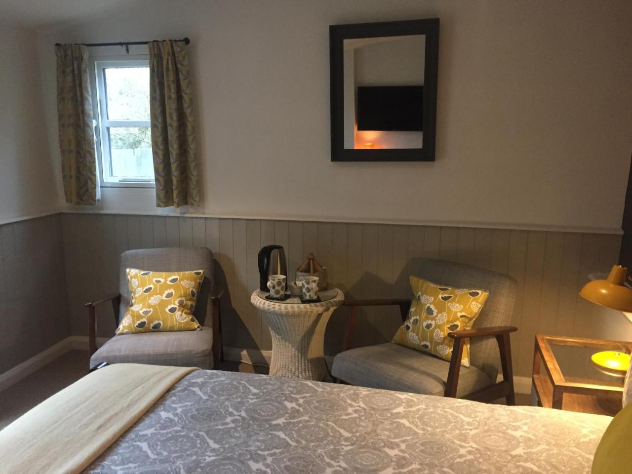 Bonningtons Stansted Self Catering Hotel Stansted Mountfitchet Exterior foto