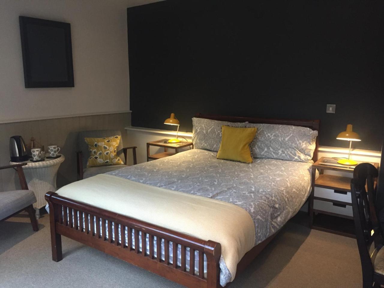 Bonningtons Stansted Self Catering Hotel Stansted Mountfitchet Exterior foto